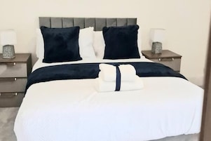 3 habitaciones, escritorio, tabla de planchar con plancha y wifi gratis 
