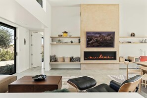 Una Smart TV, una oficina