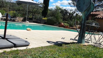 Piscine extérieure, piscine chauffée