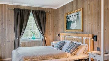 Deluxe Quadruple Room, Mountain View | Free WiFi