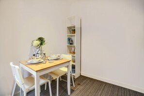 Wi-Fi gratuit, draps fournis