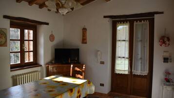 Apartment, Hill View | Dining room