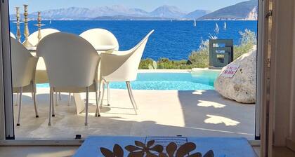Casa di GIO sea front stone property, private pool, Fiscardo 500 m