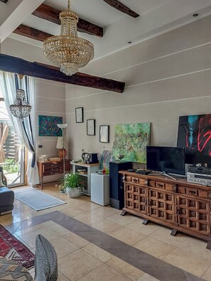 Apartment, 1 Bedroom, Pool View | Terrace/patio