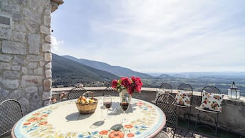 Apartment, 1 Bedroom, Terrace, Mountain View | Teres/patio