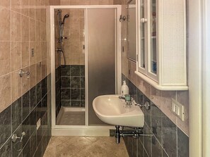 Room, 1 Bedroom, Balcony | Bathroom - Hssoverato (Soverato)
