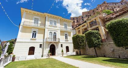 Palazzo Vittoli - Iside & Delia