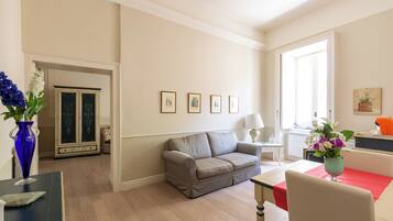 Apartemen, 1 kamar tidur, balkon | Area keluarga