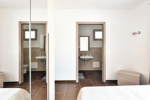 Apartment, Patio | 1 bedroom, iron/ironing board, free WiFi