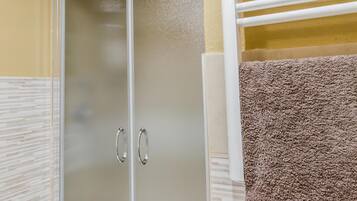 Apartment, 1 Bedroom, Balcony | Bathroom | Shower, towels