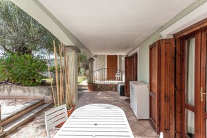 Apartamento, 2 quartos, varanda | Terraço/pátio