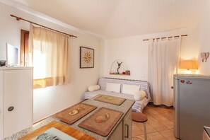 Apartment, 3 Schlafzimmer, Terrasse | Wohnbereich