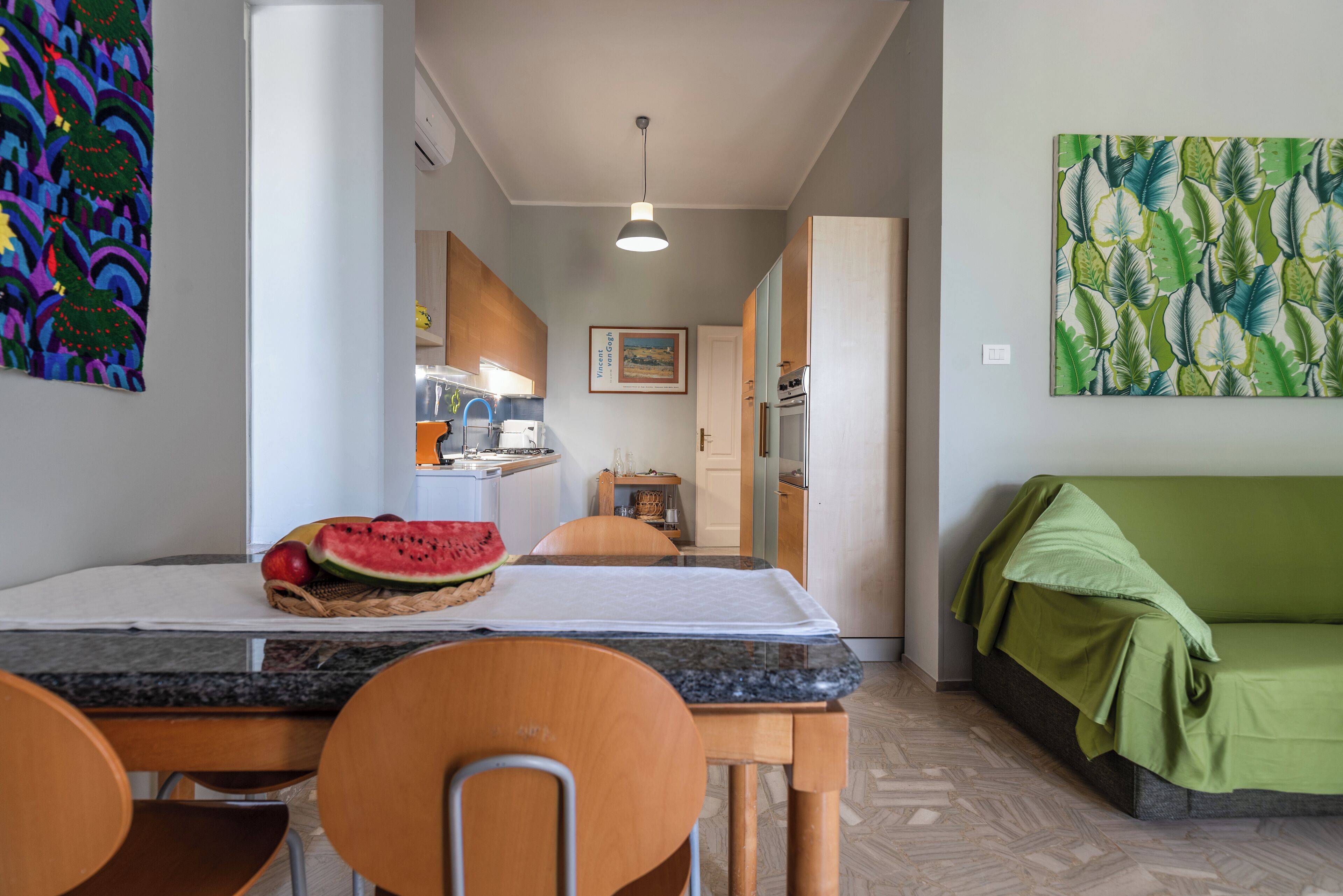 Appartamento, 2 camere da letto, balcone, vista mare | Area soggiorno | TV 32 pollici con canali via cavo