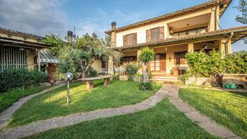 Facciata della struttura