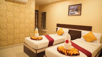 Deluxe Double or Twin Room, Mountain View | In-room safe, desk, laptop workspace, blackout drapes