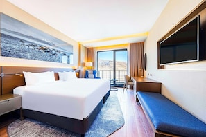 Standard Room, Balcony | In-room safe, desk, soundproofing, iron/ironing board