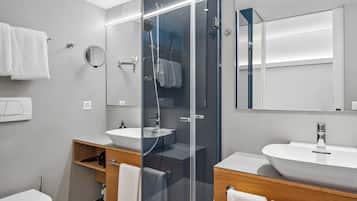 Comfort Single Room | Bathroom | Free toiletries, hair dryer, towels, soap
