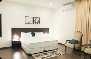 Deluxe Studio | Egyptian cotton sheets, premium bedding, soundproofing - Towlan Alrawda (Riyadh)