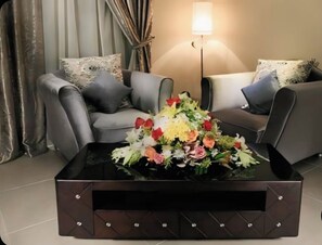Deluxe Studio | Egyptian cotton sheets, premium bedding, soundproofing