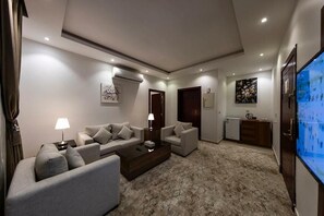 Family Apartment | In-room safe, soundproofing, iron/ironing board, free WiFi - Towlan Qurtuba 1 (Riyadh)