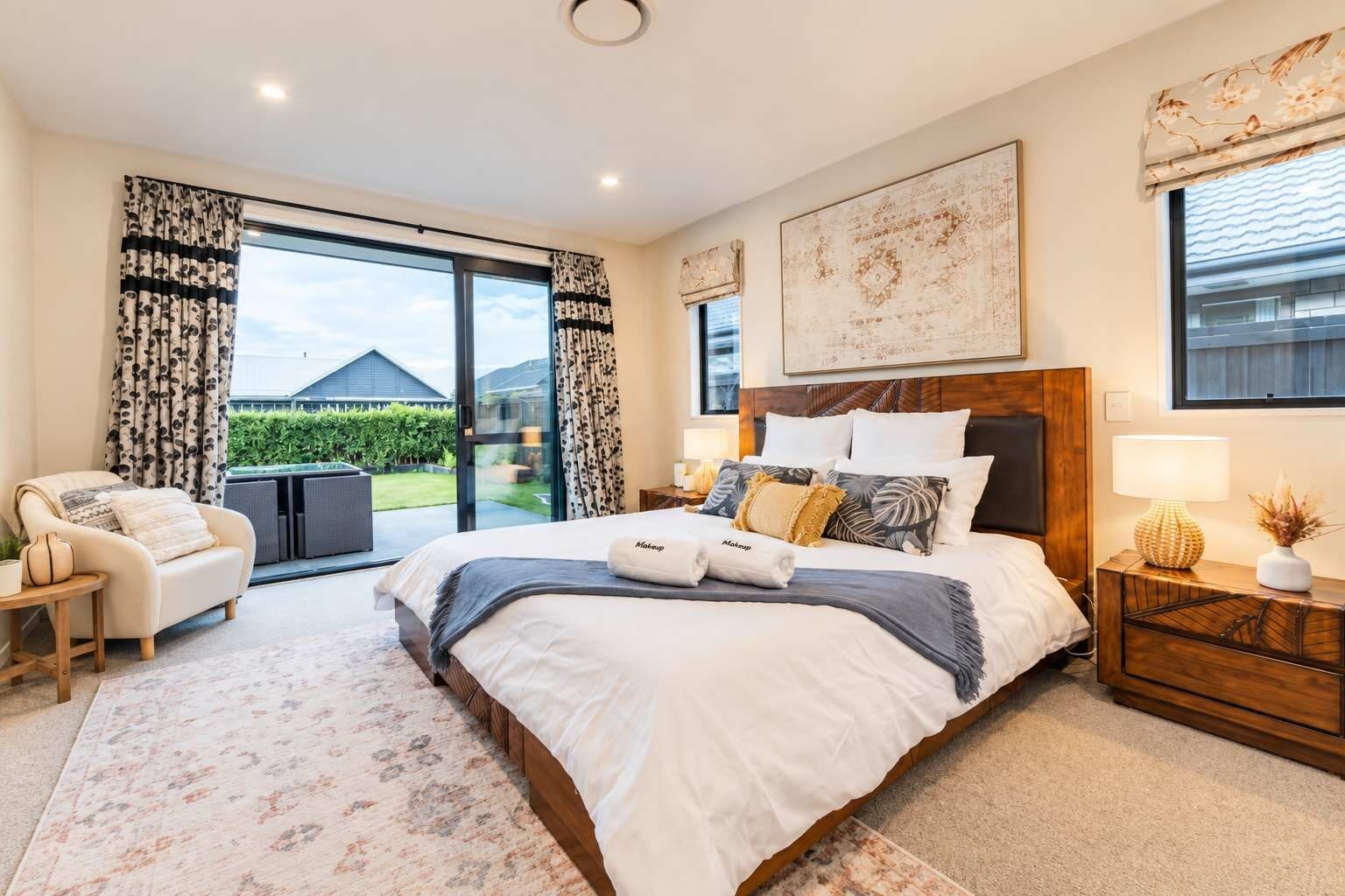 4 bedrooms, desk, iron/ironing board, WiFi