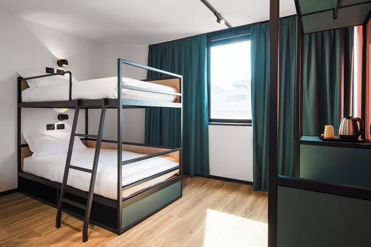 Desk, free WiFi, bed sheets