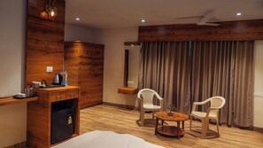 Deluxe Double Room, Garden View