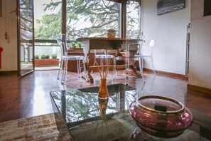 Dining - The Terrace in the Green near metro A Cornelia (Roma)