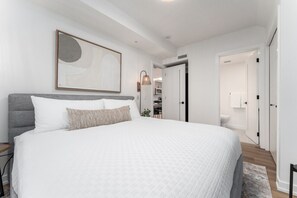 3 bedrooms, desk, iron/ironing board, travel crib