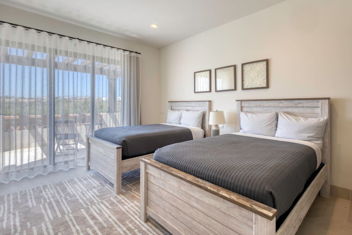 3 bedrooms, desk, iron/ironing board, WiFi