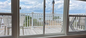 The Sunset Lighthouse Marblehead - Exclusive Waterfront 3brm/2.5bath Home