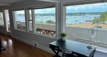 The Sunset Lighthouse Marblehead - Exclusive Waterfront 3brm/2.5bath Home