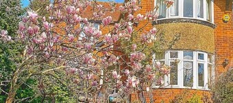 The Magnolia Cottage - 5 Bed Victorian Holiday Home -Reading