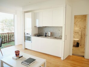 Fridge, microwave, oven, stovetop - Deauville Plage - Balcon, Vue Mer & Ville à pied (Deauville)