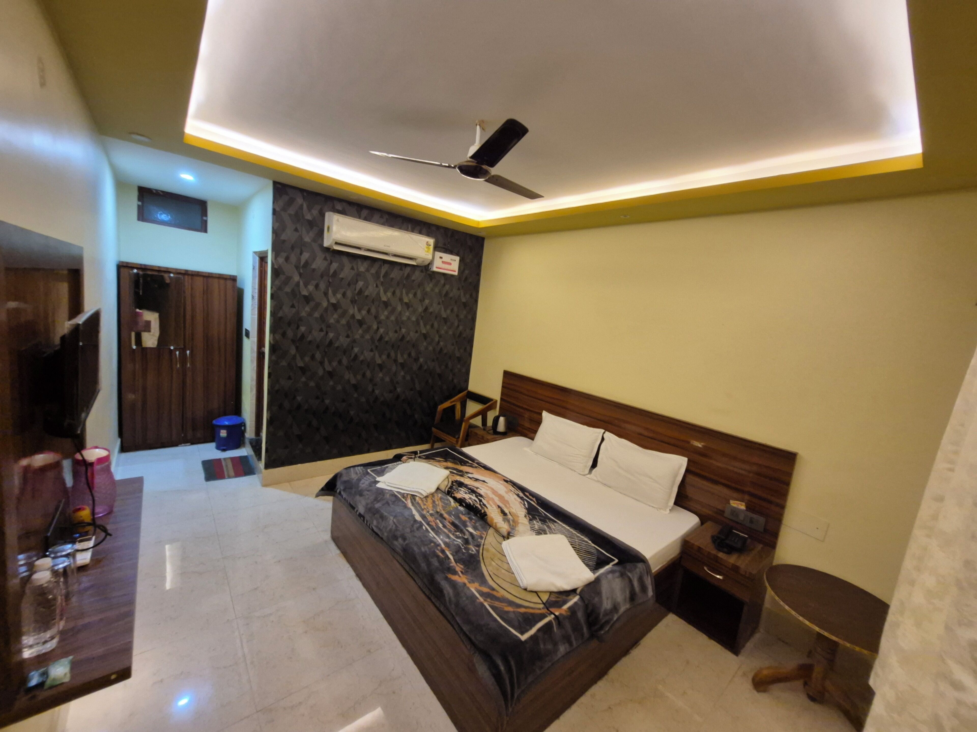 ห้องเบสิกดับเบิล | โต๊ะทำงาน, Wi-Fi ฟรี, ผ้าปูที่นอน