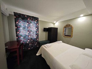 3 bedrooms, desk, travel crib, free WiFi