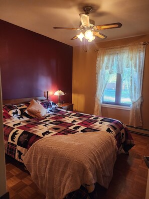 3 habitaciones, escritorio, tabla de planchar con plancha y wifi gratis 
