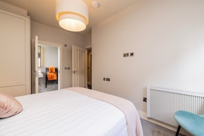 2 bedrooms, iron/ironing board, WiFi, bed sheets - Beautiful 5 star 2 Bed Apartment in  Dublin City Centre with terrace (Dublin)