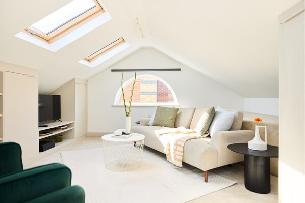 Apartment | 3 bedrooms - The Brunswick Retreat - Warm 3bdr Flat With Balcony (London)