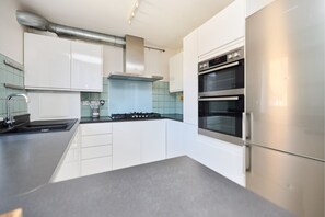 Apartment | 3 bedrooms - The Brunswick Retreat - Warm 3bdr Flat With Balcony (London)