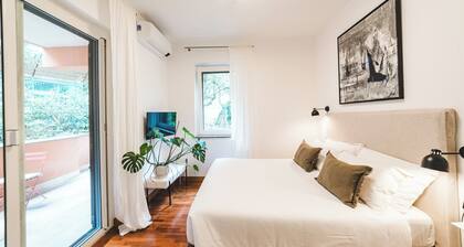 Elegant Rome Stay - Balcony, Netflix, Fast Wi-Fi & Nature