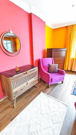 Luxury-Apartment, 3 Schlafzimmer, Stadtblick | Hochwertige Bettwaren, individuell dekoriert, individuell eingerichtet