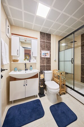 Luxury Apartment, Park View | Bathroom