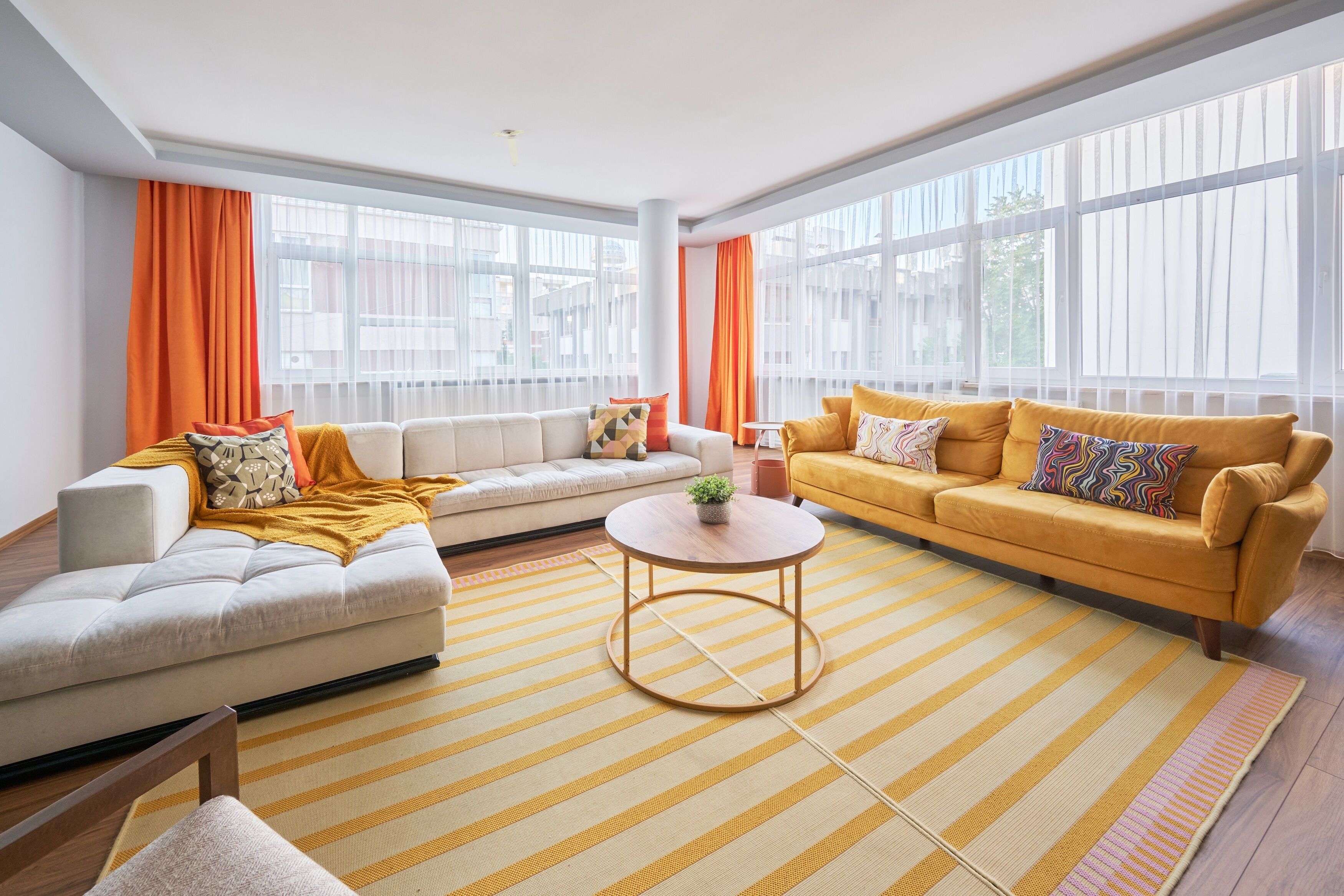 Luxury Apartment, 3 Bedrooms, City View | Living area