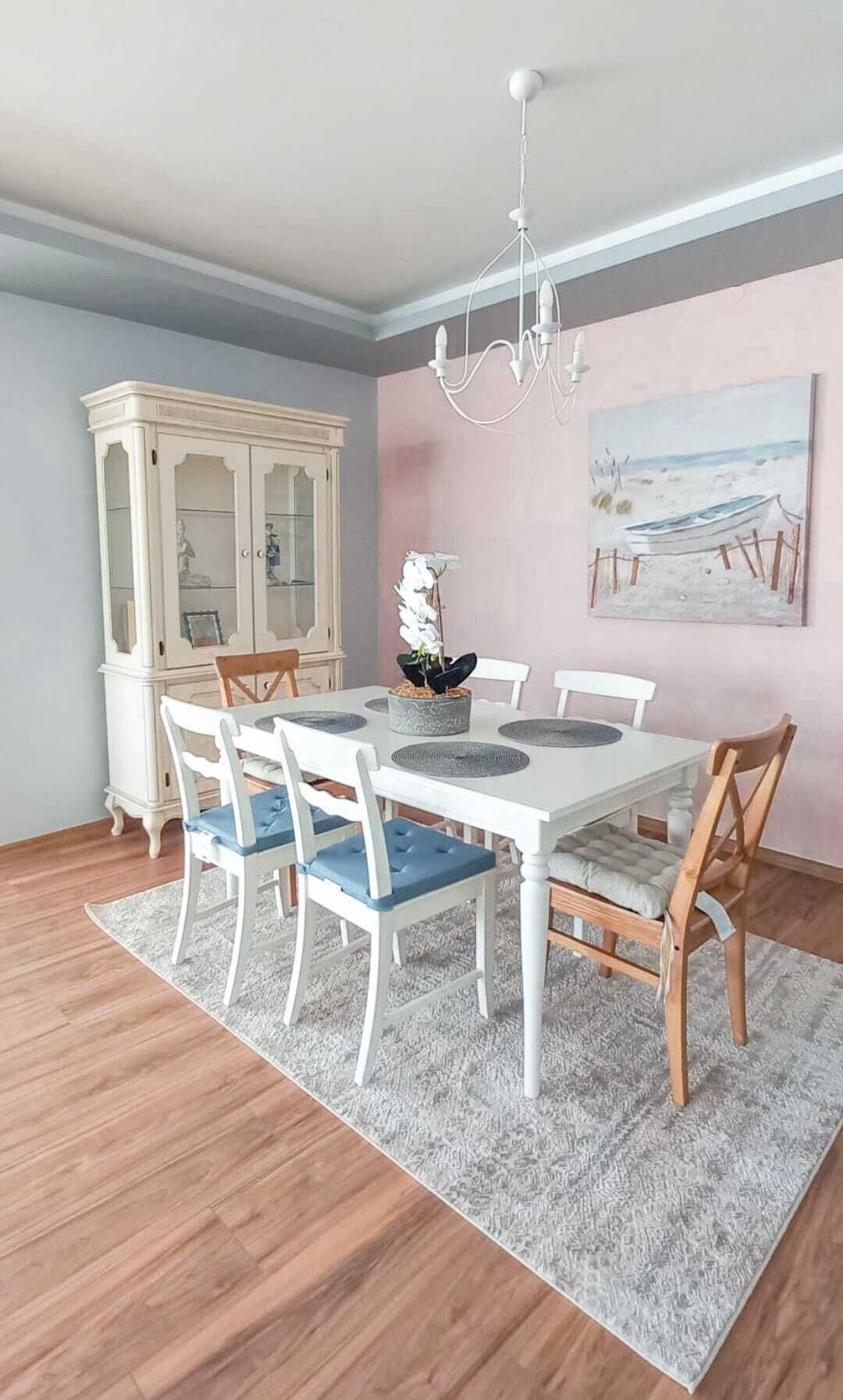 Departamento de lujo, 3 habitaciones, balcón, vista a la ciudad | Ropa de cama de alta calidad y escritorio 