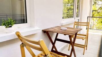 Luxury Apartment, Park View | Teres/patio
