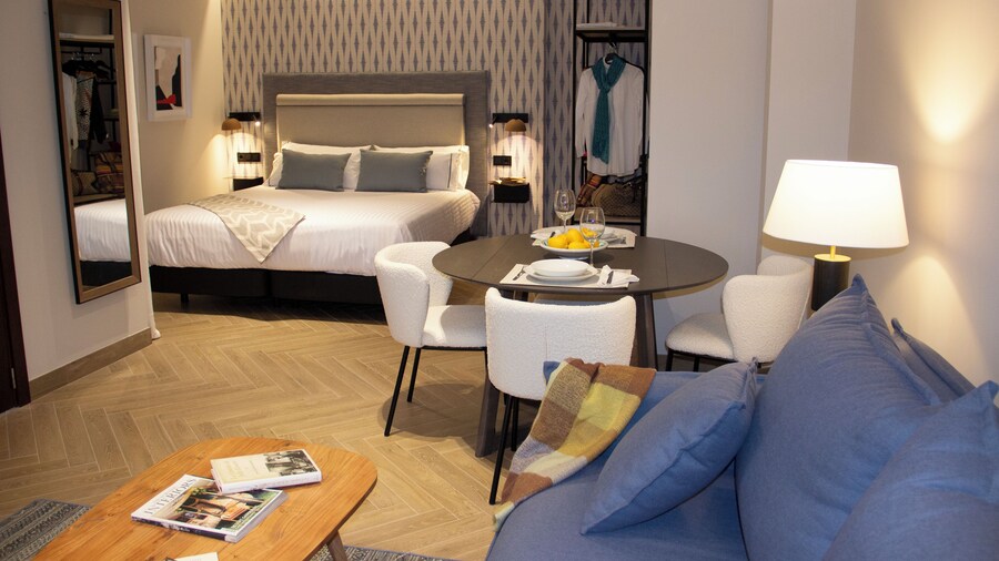 Puerta de la Ribera Suites