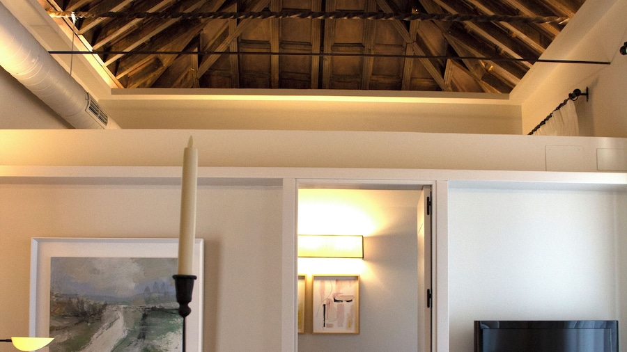 Puerta de la Ribera Suites