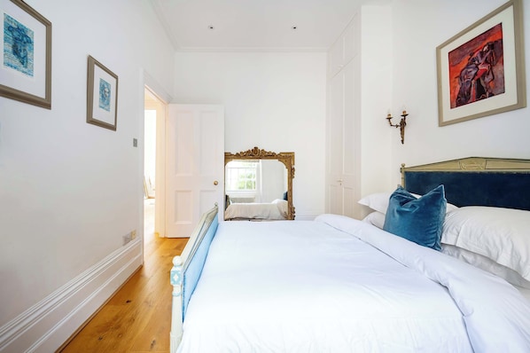 1 chambre, fer et planche à repasser, Wi-Fi, literie fournie