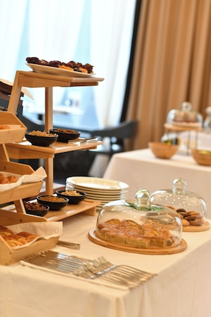 Free daily buffet breakfast  - Mounthree (Pambak)